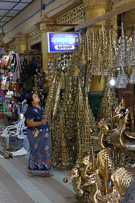Mandalay-Bouddha Mahamuni-018